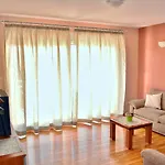 With A Parking Space - 6720 Макарска