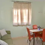 With A Parking Space - 6720 Апартаменты Макарска