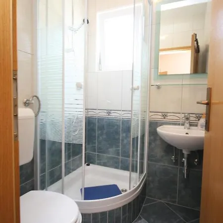 With A Parking Space - 6720 Lägenhet Makarska