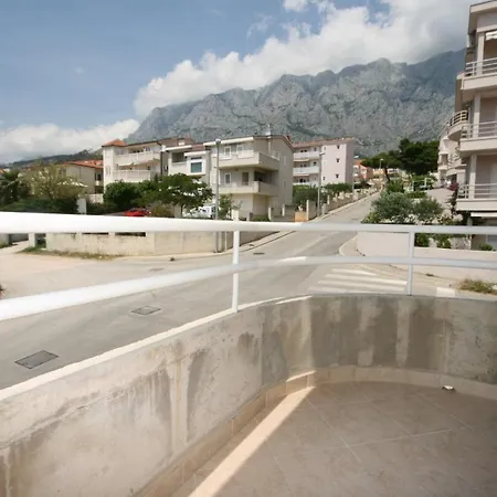 With A Parking Space - 6720 Апартаменти