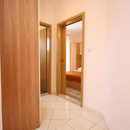 With A Parking Space - 6720 Апартаменти