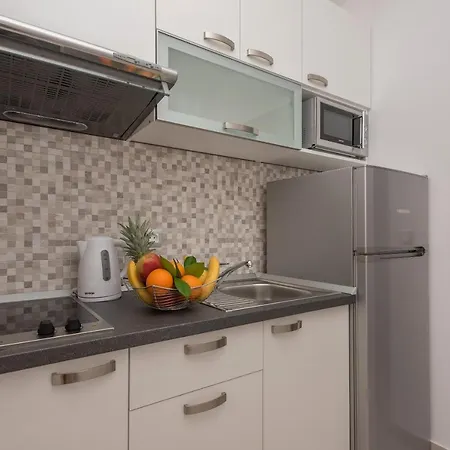 With A Parking Space - 6720 Lägenhet Makarska