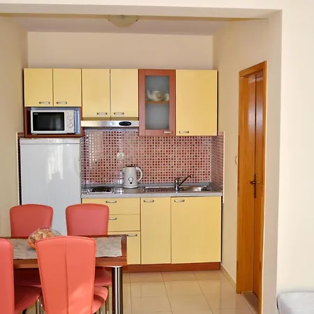 Апартаменти With A Parking Space - 6720