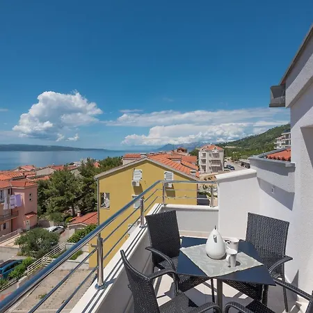 With A Parking Space - 6720 Makarska