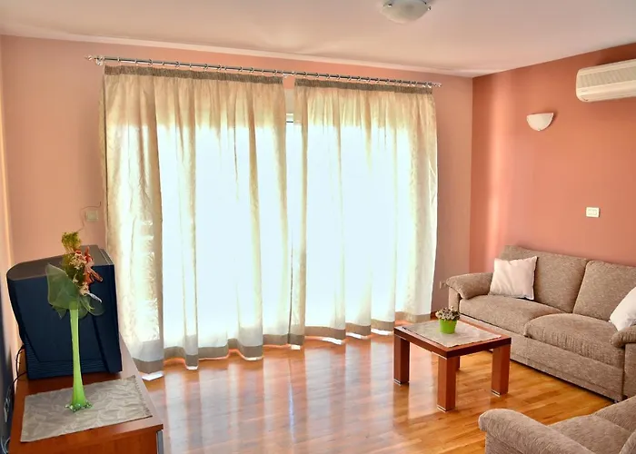 With A Parking Space - 6720 Makarska