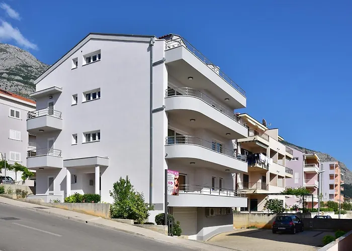 Apartman With A Parking Space - 6720 *