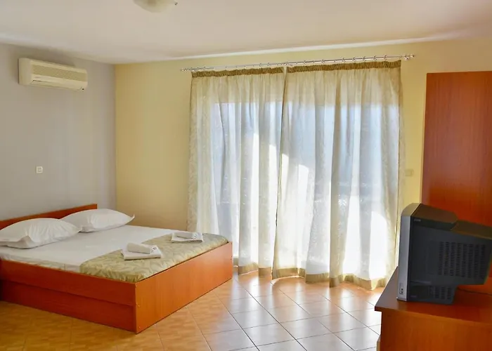 With A Parking Space - 6720 * Makarska