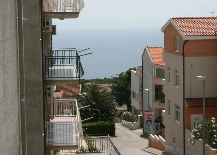 With A Parking Space - 6720 Makarska