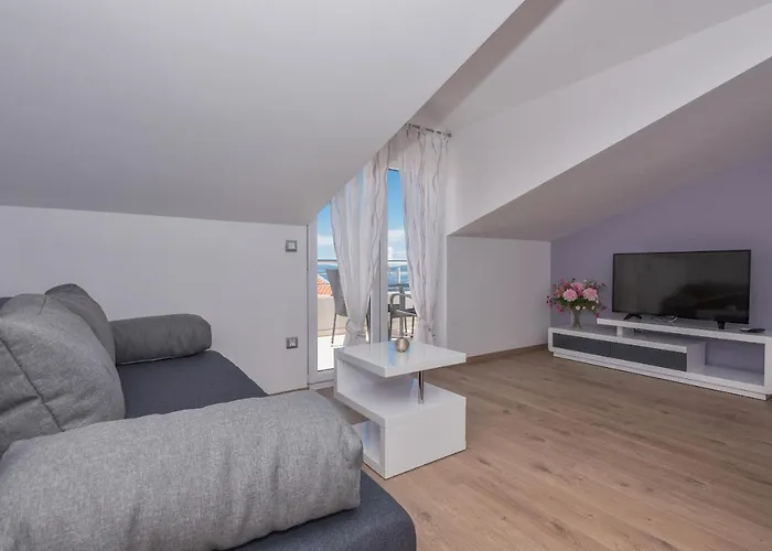 Apartment With A Parking Space - 6720 *