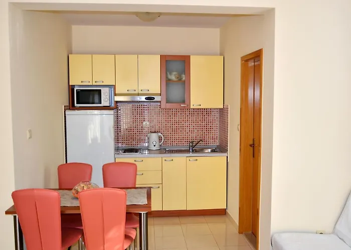 Apartman With A Parking Space - 6720