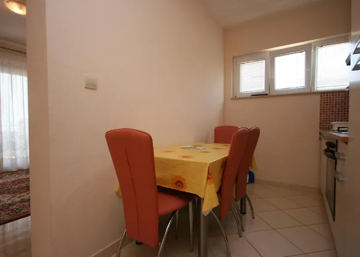 With A Parking Space - 6720