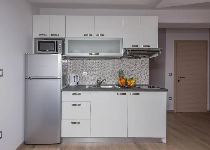 With A Parking Space - 6720 *