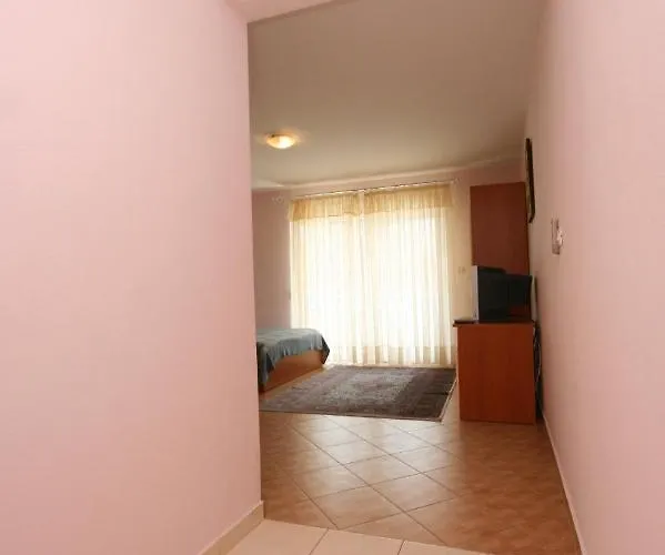 With A Parking Space - 6720 *