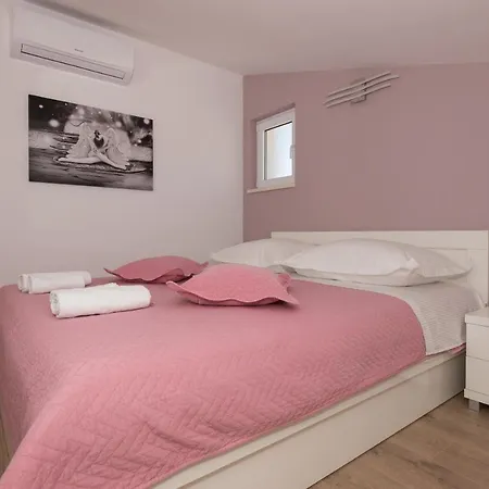 With A Parking Space - 6720