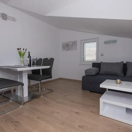 With A Parking Space - 6720 דירה *