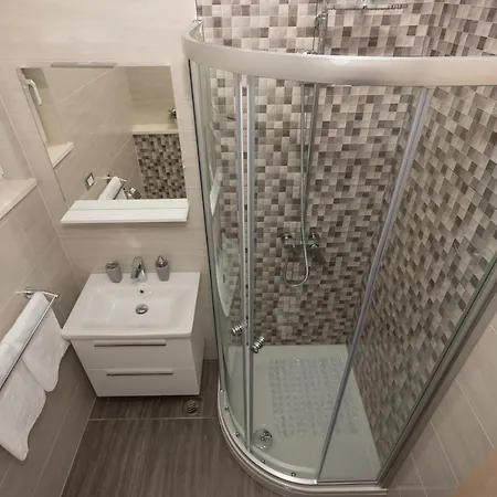 With A Parking Space - 6720 *