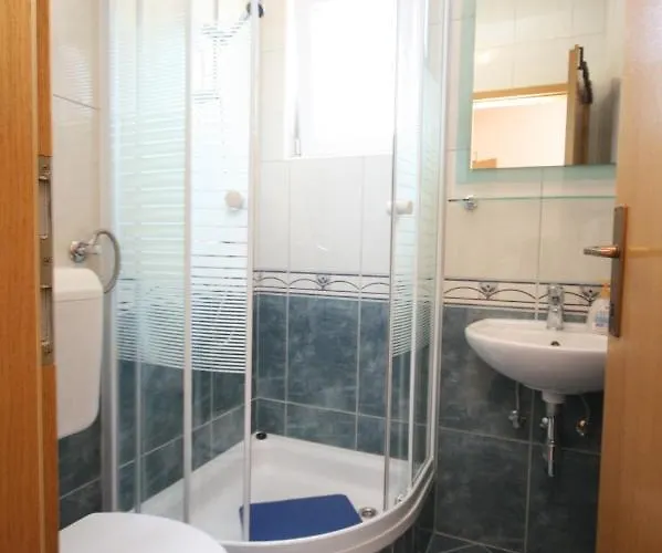 With A Parking Space - 6720 Daire Makarska